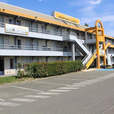 Premiere Classe St Quentin En Yvelines Elancourt Trappes Exterior photo