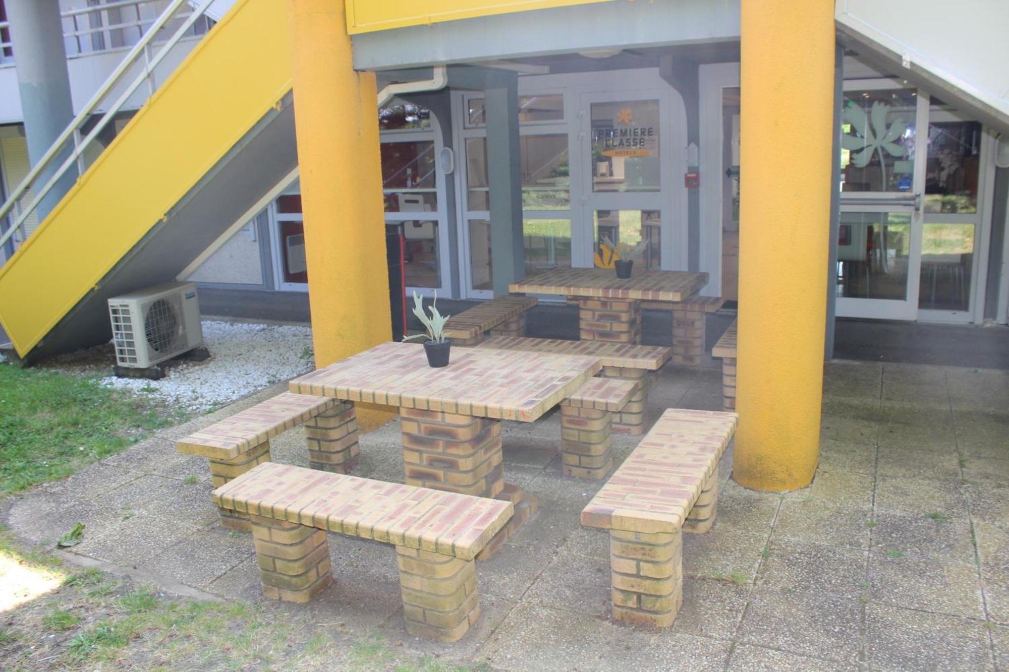 Premiere Classe St Quentin En Yvelines Elancourt Trappes Exterior photo
