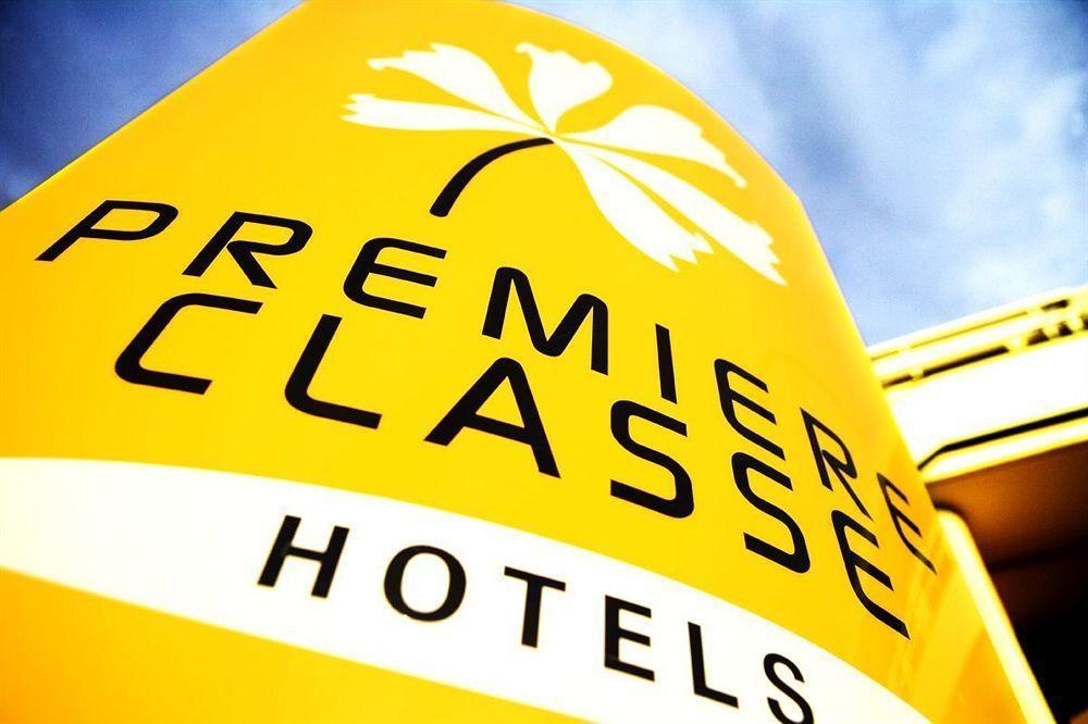 Premiere Classe St Quentin En Yvelines Elancourt Trappes Exterior photo