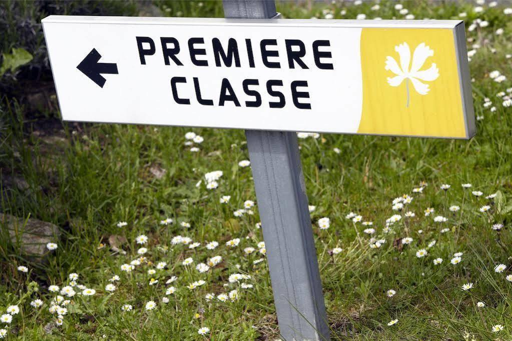 Premiere Classe St Quentin En Yvelines Elancourt Trappes Exterior photo